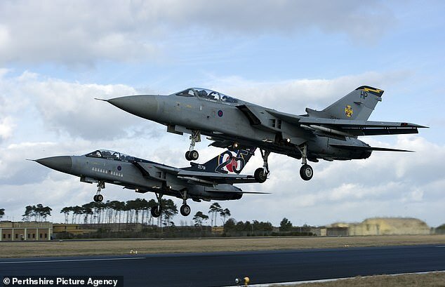 انگلیس بیش از نیمی از جنگنده‌های خود را از عراق و سوریه خارج می‌کند