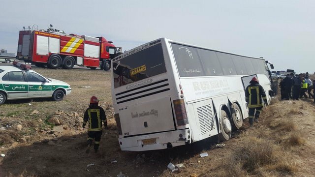 واژگونی اتوبوس در جاده شیراز – مرودشت 13 مصدوم برجا گذاشت