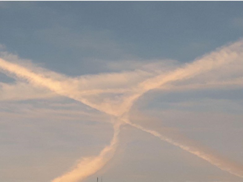 خطوط عجیب در آسمان ایران ظاهر شدند