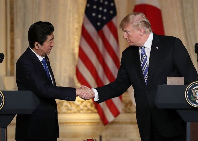 آغاز سفر ترامپ به ژاپن/ترامپ خواهان افزایش سرمایه‌گذاری ژاپن در آمریکا شد