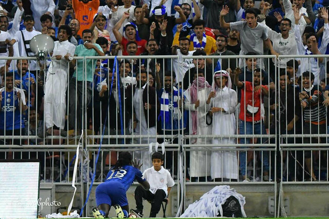 حرکت عجیب و جالب مهاجم الهلال + تصاویر