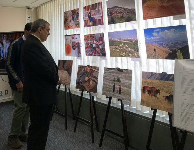 “بازدید سفیر کشورمان از نمایشگاه عکس ” ایران سرزمین عشق ناب ” در توکیو”