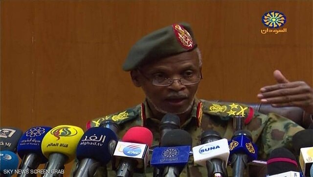 شورای نظامی انتقالی سودان: کودتا نکرده‌ایم/ البشیر به دادگاه کیفری تحویل داده نخواهد شد