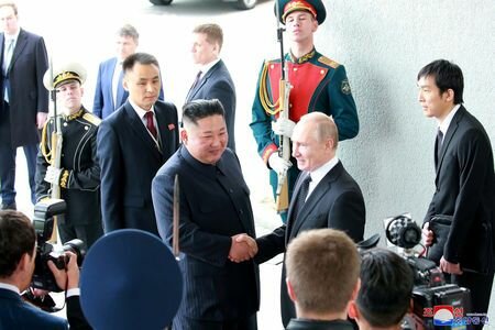 وزیر خارجه کره جنوبی: نشست رهبران کره شمالی و روسیه به روند صلح خبر کمک کرد