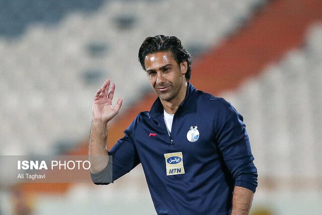 بازی فوتبال تیم های استقلال تهران و استقلال خوزستان