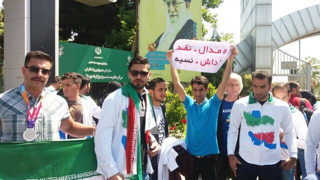 جلسه احتمالی وزیر ورزش با ورزشکاران معترض در روز چهارشنبه