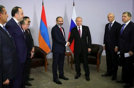 رایزنی نخست‌وزیر ارمنستان برای خرید تسلیحات جدید از روسیه