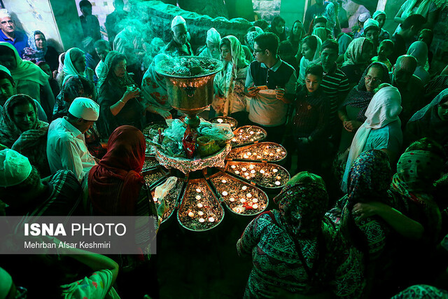 گردهمایی زرتشتیان در زیارتگاه «پیرسبز»