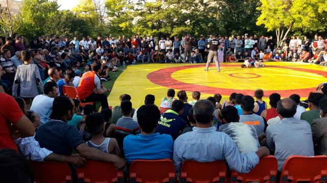 برگزاری مسابقات کشتی در فضای باز در کردستان