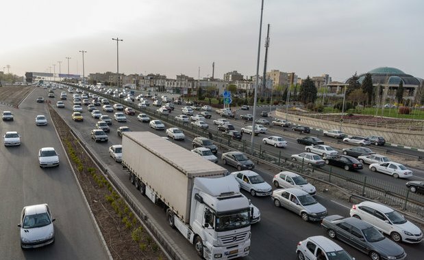 ترافیک نیمه‌سنگین در آزاد راه تهران – کرج