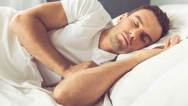 چه اتفاق‌های وحشتناکی در فلج خواب روی می‌دهند؟