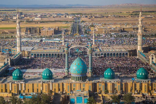 اقامه نماز عید قربان در مسجد مقدس جمکران