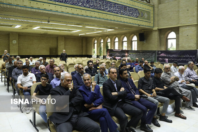 گزارشی از مراسم یادبود “داریوش اسدزاده”