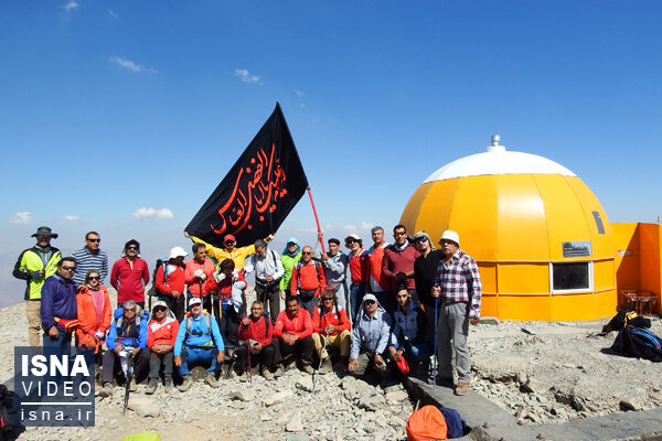 ویدئو / برپایی مرتفع‌ترین ایستگاه صلواتی در قله توچال