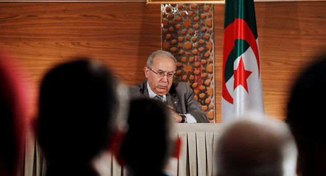 نخست‌وزیر الجزایر کناره‌گیری می‌کند – صلح خبر