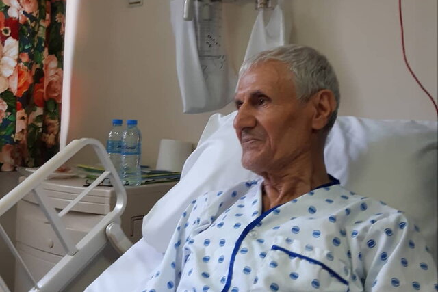 سرمربی پیشین تیم ملی فوتبال در بیمارستان بستری شد
