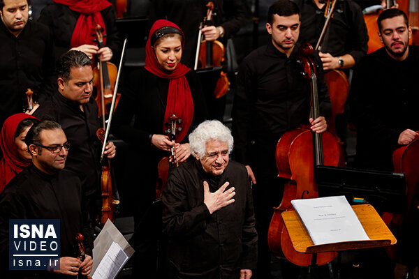 ویدئو / اجرای ارکستر سمفونیک تهران به رهبری لوریس چکناواریان