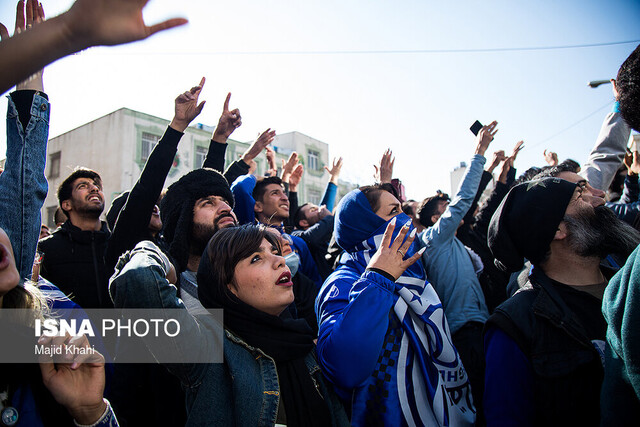 پایان تجمع هواداران ناراضی استقلال با دخالت پلیس ضد شورش