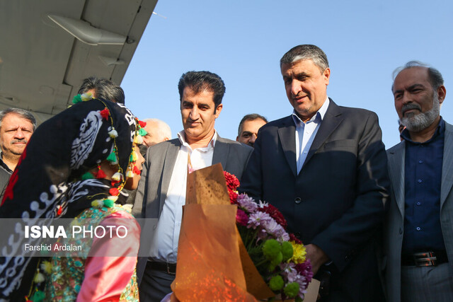 وزیر راه و شهرسازی وارد جاسک شد