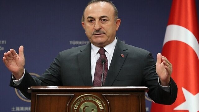 وزیر خارجه ترکیه: از روسیه انتظار داریم حفتر را برای آتش‌بس در لیبی قانع کند