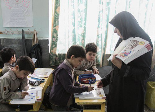 تصمیم‌گیری درباره تعطیلی مدارس برای مقابله با «کرونا» با وزارت بهداشت است