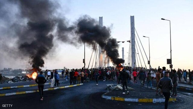 درگیری‌ها میان معترضان و حامیان مقتدی صدر