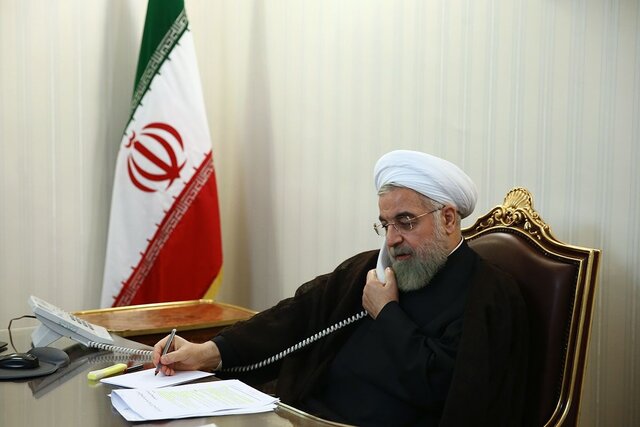 روحانی تاکید کرد: ضرورت نظارت دقیق بر استان‌هایی که از فردا طرح فاصله‌گذاری هوشمند اجرا می‌شود