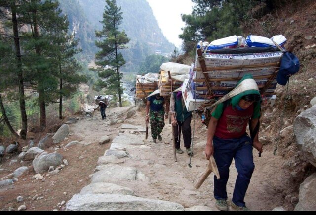 بیکار شدن هزاران نفر به دلیل تعطیلی صعود به اورست