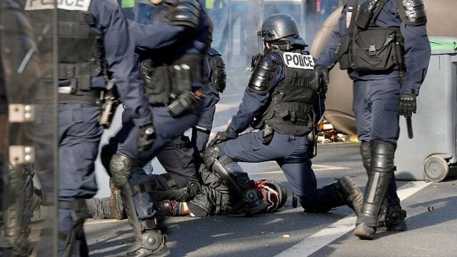 تظاهرات ماموران پلیس، دولت فرانسه را به واکنش واداشت