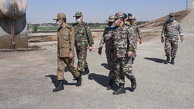 بازدید فرمانده کل ارتش از سایت ۲ گروه شهید حبیبی منطقه پدافند هوایی تهران