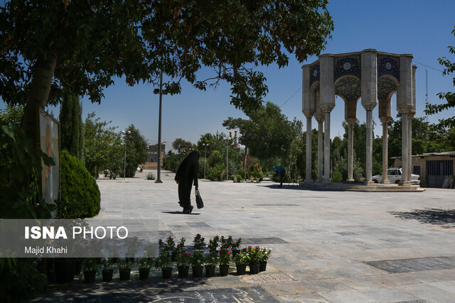 وقتی قبرستان شبیه زمین فوتبال می‌شود