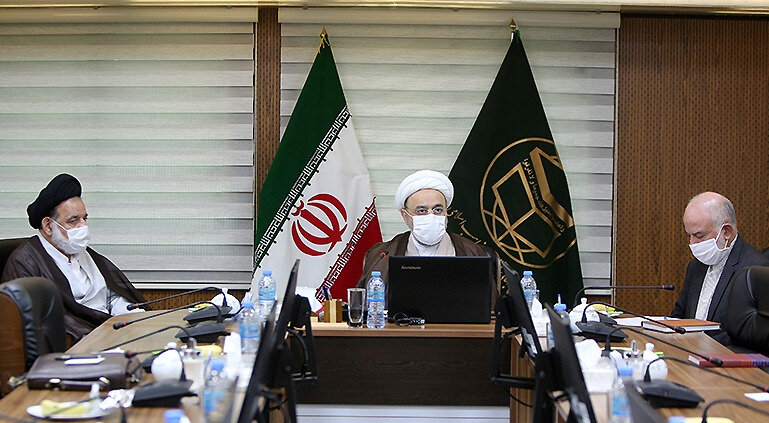 تعامل و تراکنش با غیر مسلمانان با حفظ استقلال و منافع ملی اشکالی ندارد