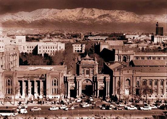 حکایت خواندنیِ افتتاح کتاب‌خانه ملی با مجوز رضاشاه