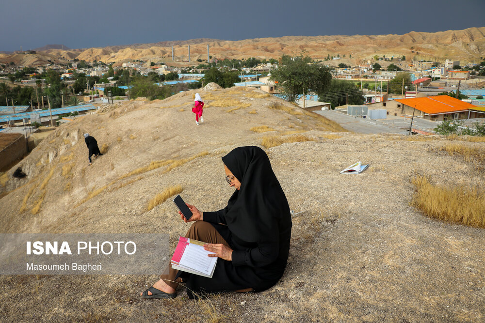 توزیع ۵۰هزار تبلت بین دانش‌آموزان و دانشجویان نیازمند تا پایان مهر+ سیمکارت و اینترنت رایگان