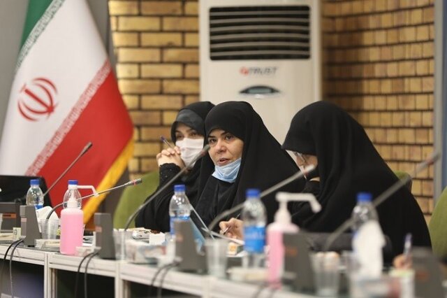 نشست هم‌اندیشی مسئولان، نخبگان و فعالان عرصه خانواده برگزار شد