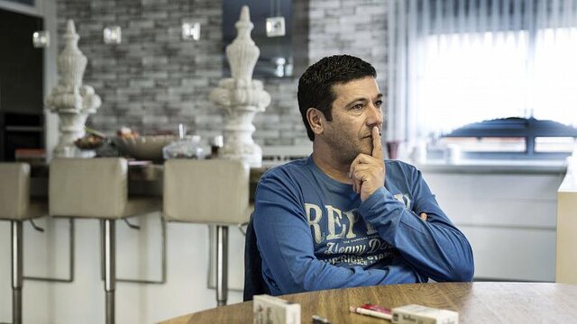 محکومیت ۲ فرانسوی که با معرفی خود به جای وزیر دفاع سابق میلیونها یورو کلاهبرداری کردند محکومیت ۲ فرانسوی که با معرفی خود به جای وزیر دفاع سابق میلیونها یورو کلاهبرداری کردند