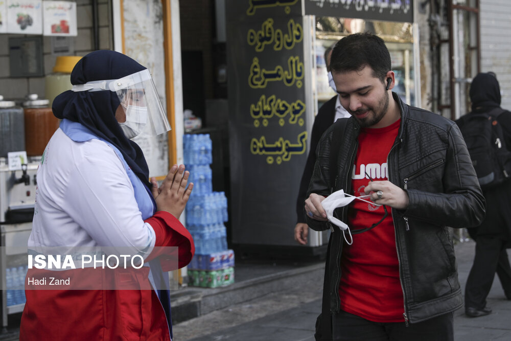 استقرار ۱۲۰۰۰ “آمِر سلامت” در مناطق پرازدحام/ ۸۰۰۰۰ بسته غذایی برای متاثران از کرونا؛ بزودی