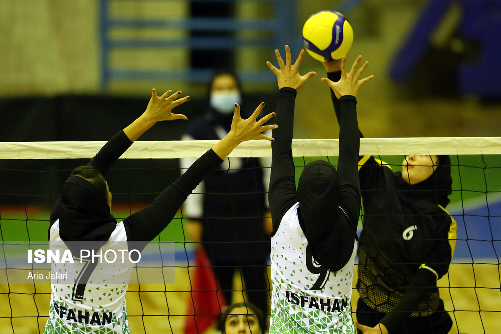هفته اول لیگ برتر والیبال بانوان در اصفهان