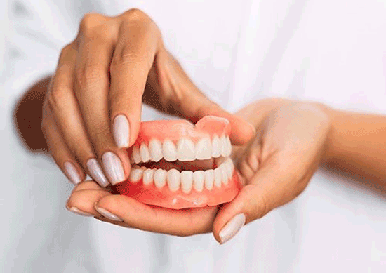 دندان مصنوعی، نگاهی کلی بر چیز‌هایی که باید بدانید!