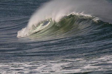 افزایش ارتفاع موج تا ۲.۵ متر در دریای خزر