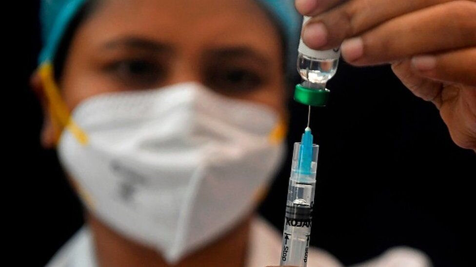 هند برای تولید ۳۰۰ میلیون دُز واکسن کرونا توافق‌نامه امضا کرد