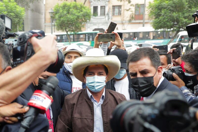 کاستیو مدعی پیروزی انتخابات ریاست جمهوری پرو شد/ فوجیموری شکست را نپذیرفته
