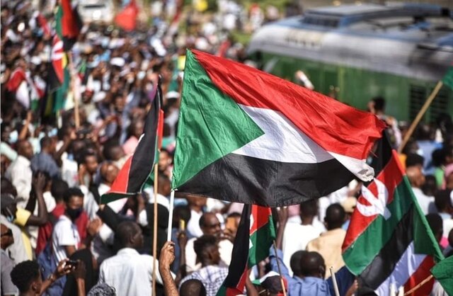 افزایش کشته‌های اعتراضات سودان به ۱۵ تن/ فراخوان برای نافرمانی مدنی
