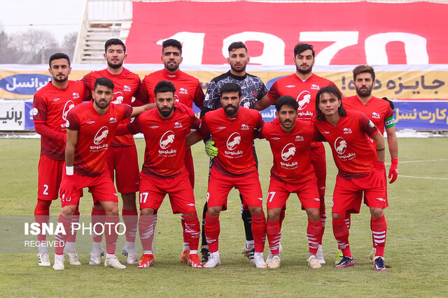 اعتراض تراکتور به داور دیدار با پرسپولیس