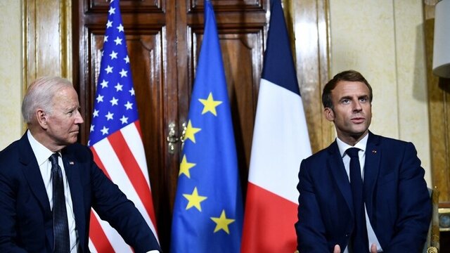 رایزنی ماکرون با بایدن و زلنسکی/ توافق آمریکا و فرانسه برای تشدید تحریم ها علیه روسیه