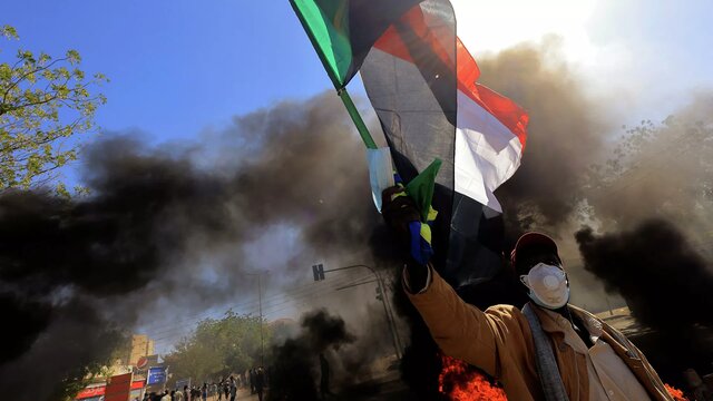 برکناری رئیس رادیو و تلویزیون سودان برای دومین بار/تظاهرات در خارطوم ممنوع شد
