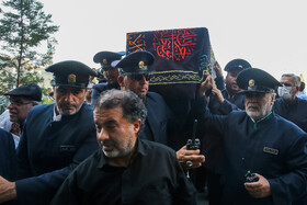 مراسم تشییع و خاکسپاری پیکر احمد مهدوی دامغانی در حرم مطهر رضوی