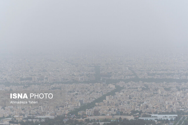 آلودگی هوا ادارات ۱۵ شهرستان استان اصفهان را تعطیل کرد