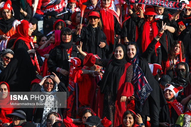 چنارانی: ان شاءالله حضور تماشاگران زن در ورزشگاه‌ها ادامه داشته باشد