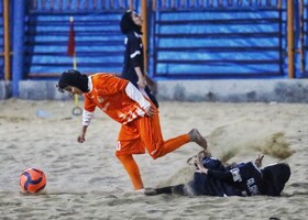 دومین روز لیگ برتر فوتبال ساحلی بانوان در بندرعباس